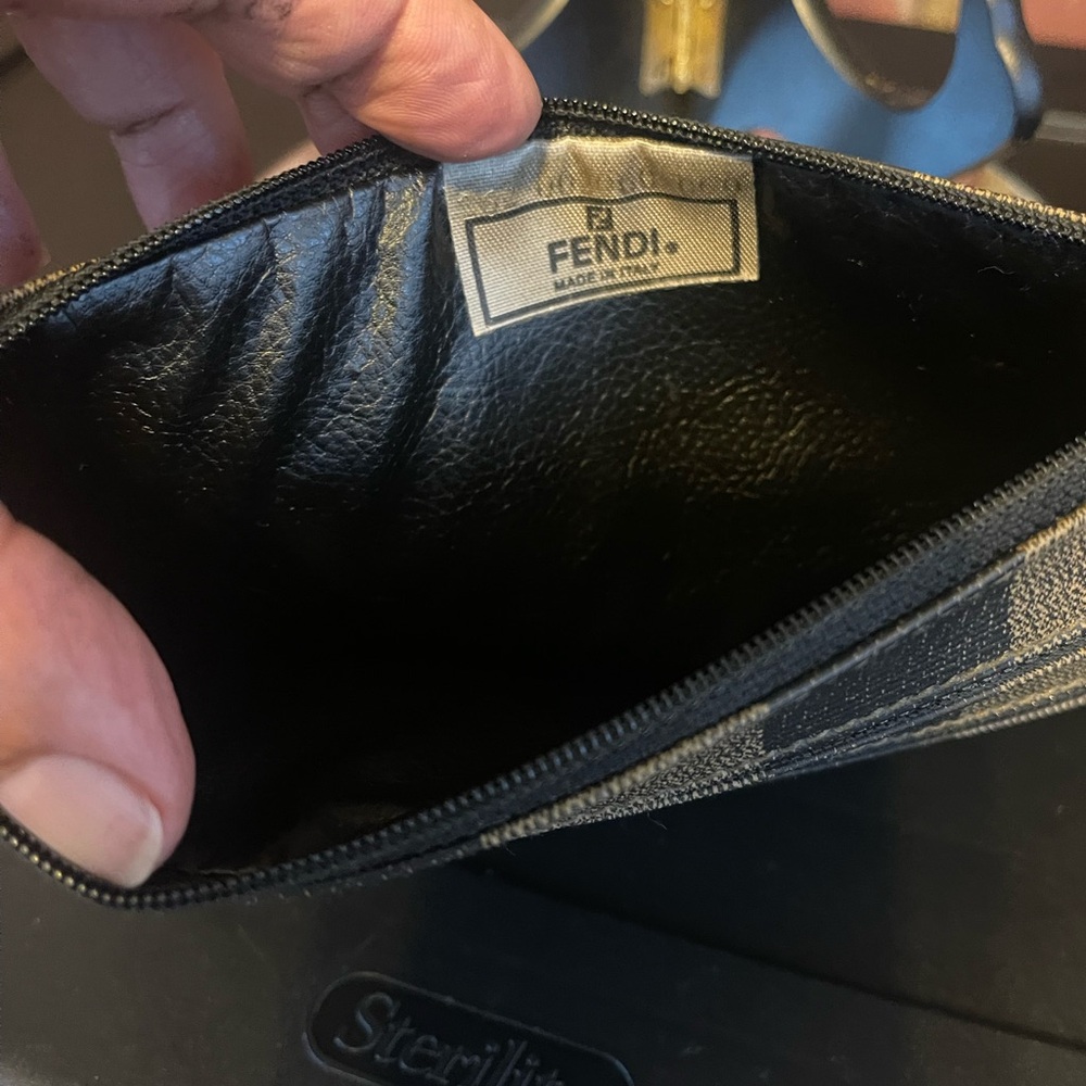 🔥FENDI🔥VINTAGE 🔥 Clutch🔥 - Picture 10 of 15